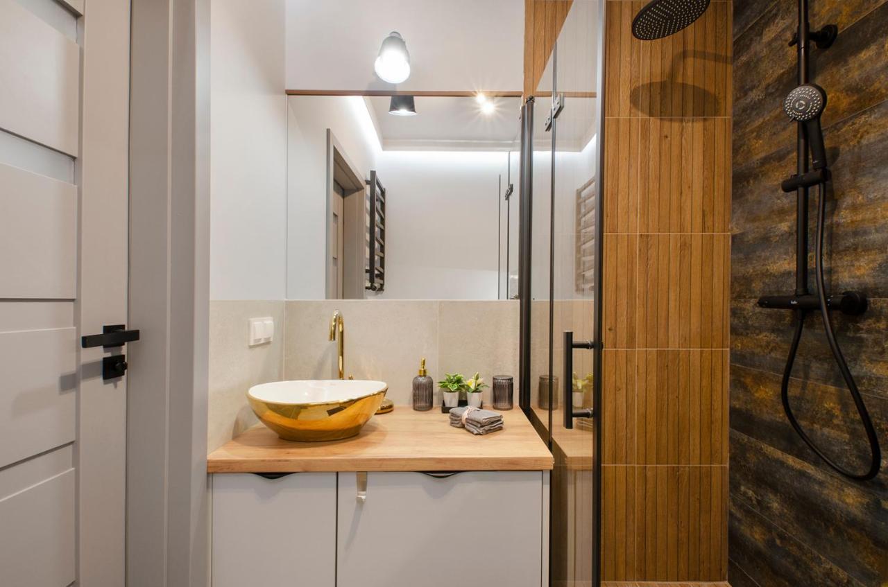 East Side Apartments วูดช์ ภายนอก รูปภาพ